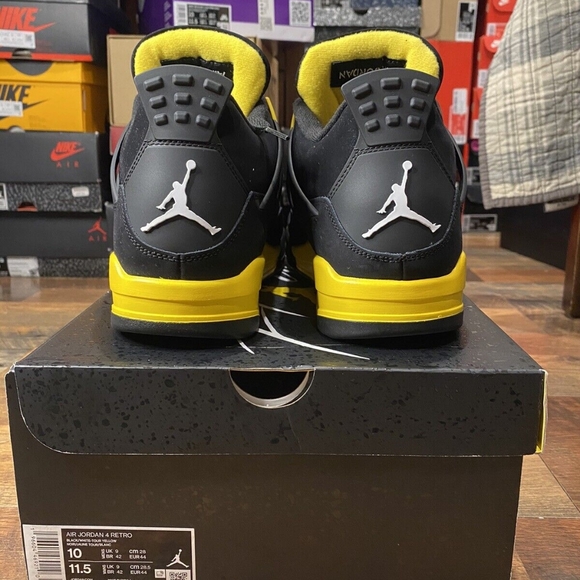 Jordan 4 Thunder male sneakers - Picture 5 of 5